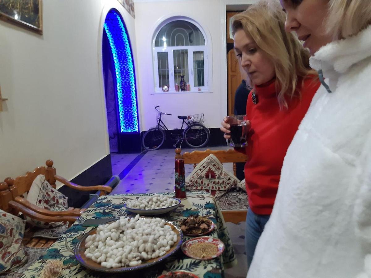 Hotel Rizqiro'Z Boutique Бухара Экстерьер фото