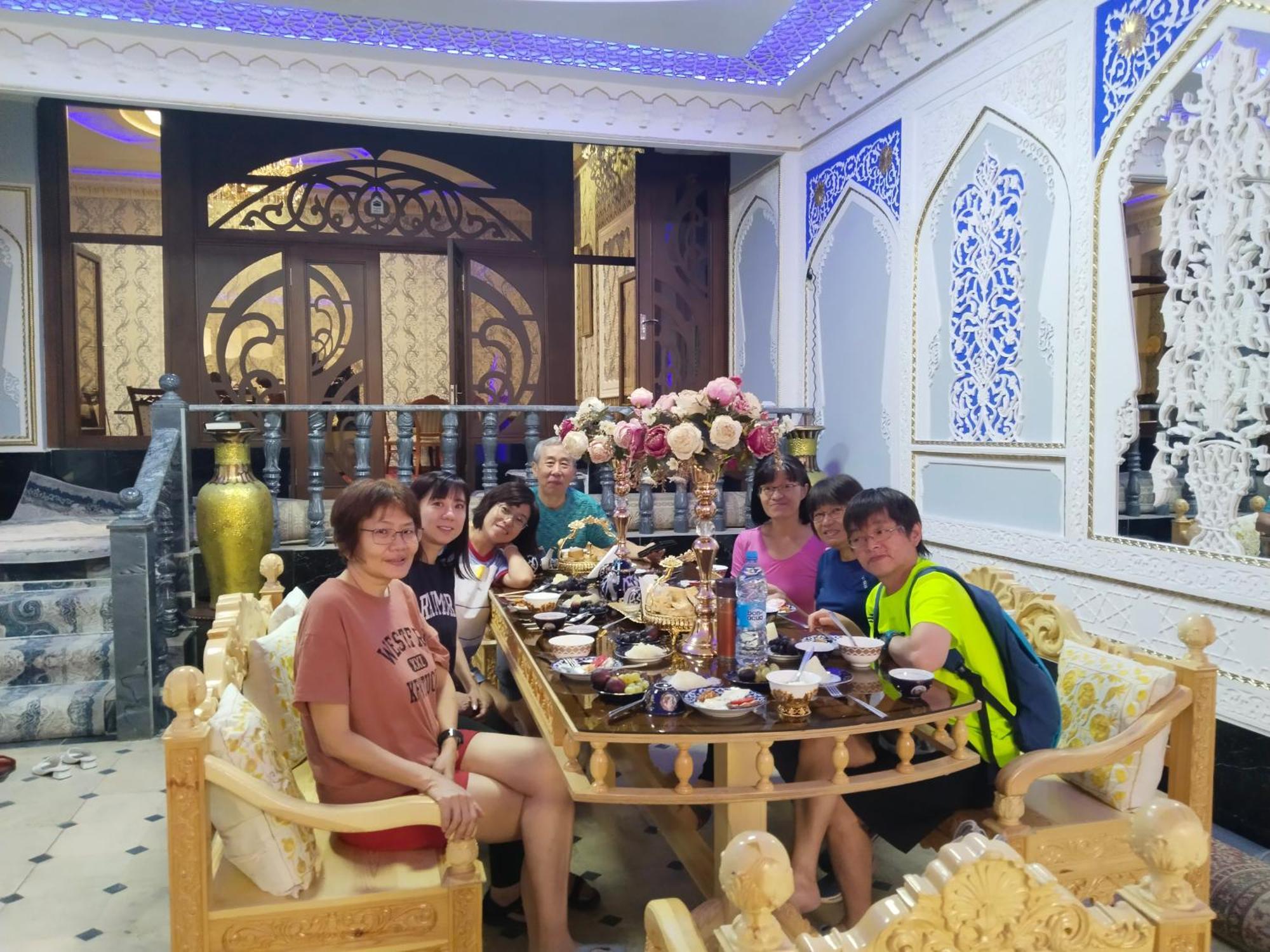 Hotel Rizqiro'Z Boutique Бухара Экстерьер фото