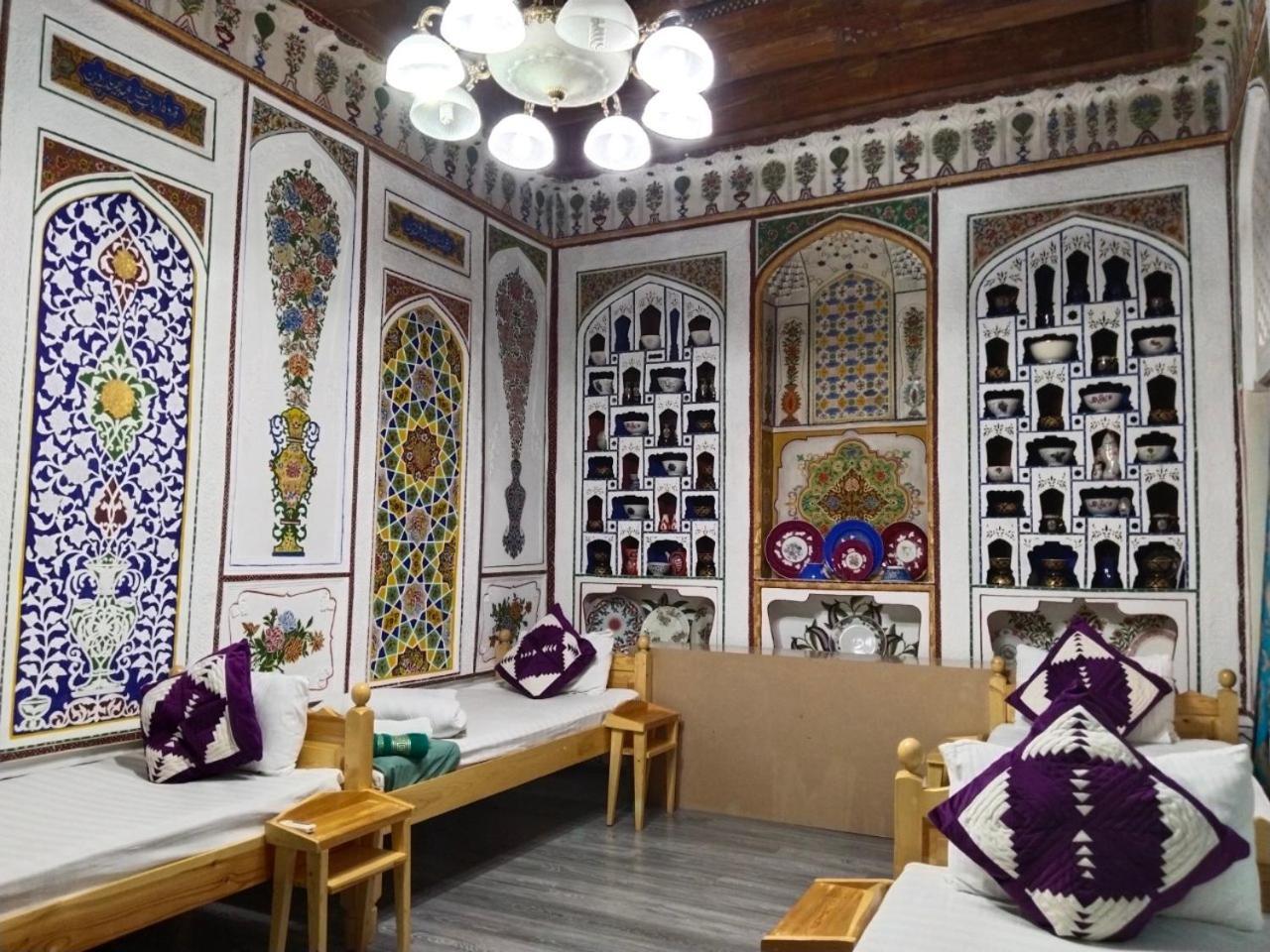 Hotel Rizqiro'Z Boutique Бухара Экстерьер фото